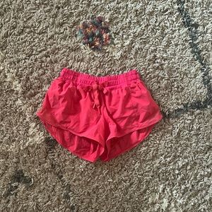 bright pink lululemon hotty hot shorts